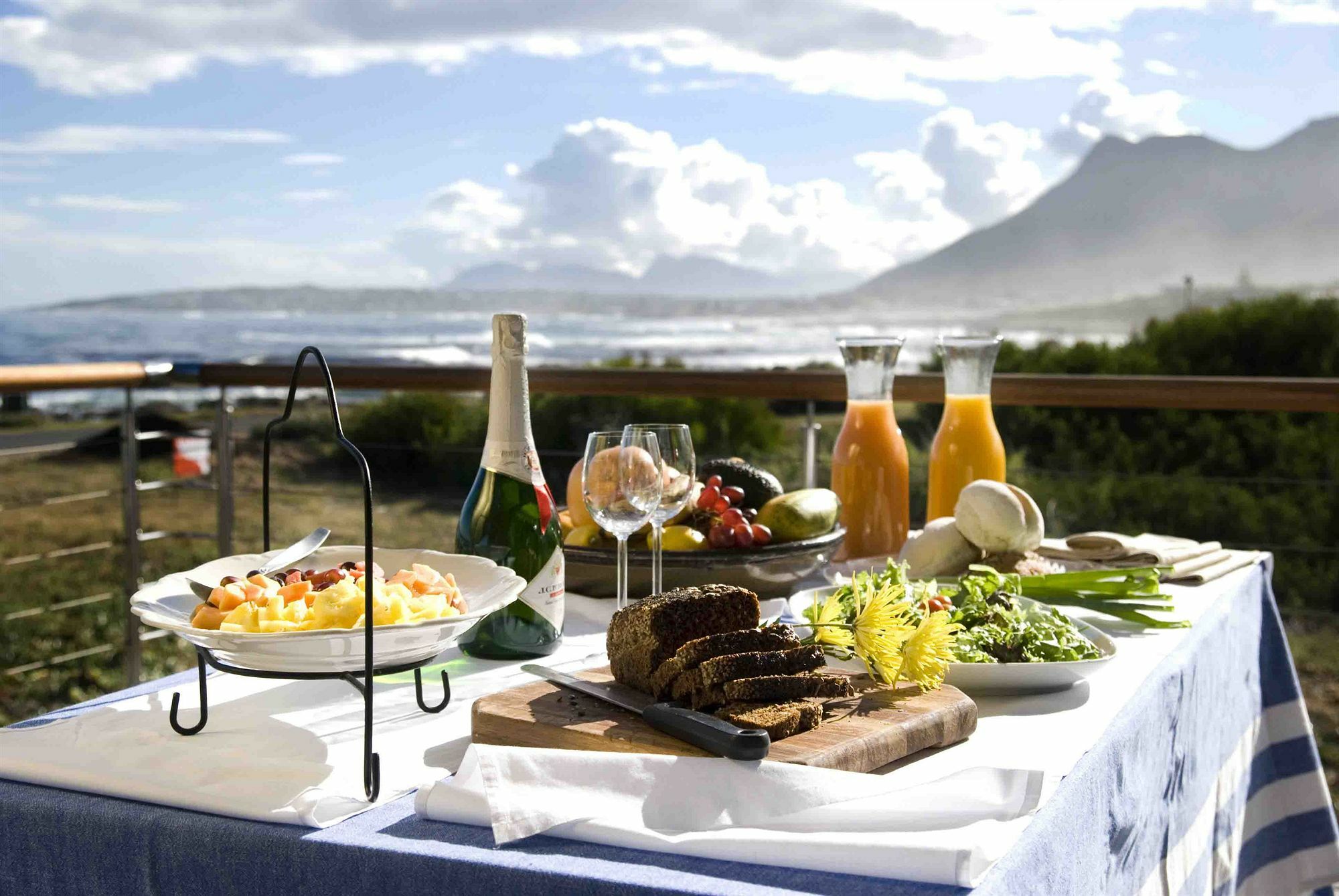 138 Marine Beachfront Guesthouse Hermanus Kültér fotó